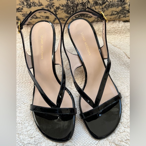 Stuart Weitzman Align Black Patent Leather Thong Toe Sandals Shoes Heels 6 NEW